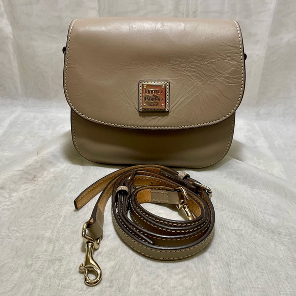 Dooney & Bourke Wexford Leather Saddle Crossbody Bag - Picture 14 of 15